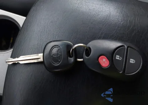 2015 Toyota Tacoma Base V6 из США, поврежденный, VIN 3TMMU4FN1FM074274